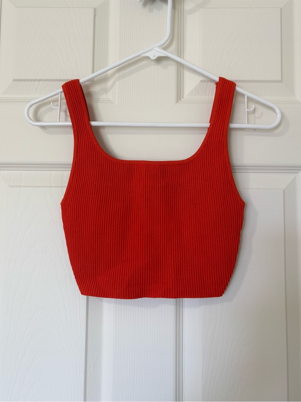 Aritzia Babaton Women’s Sculpt Knit Square Neck Cropped Tank Top